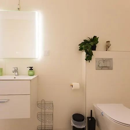 Modern & Quiet With Fast Wifi Near Pipera Business Area *
