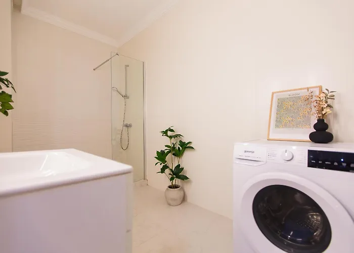 Modern & Quiet With Fast Wifi Near Pipera Business Area בוקרשט