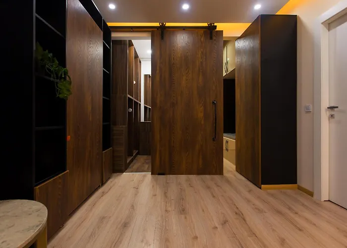 Modern & Quiet With Fast Wifi Near Pipera Business Area شقة بوخارست